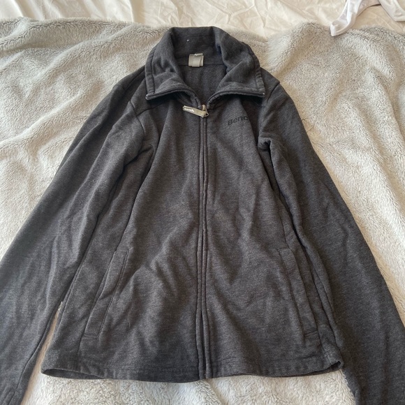 Bench sweater - Picture 3 of 3